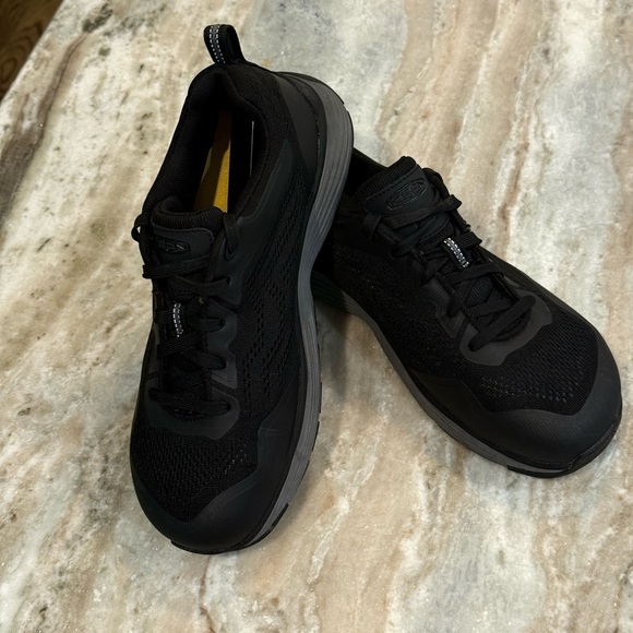 Men’s KEEN Sparta II Work shoes- aluminum toe. Size 9W - Picture 10 of 11